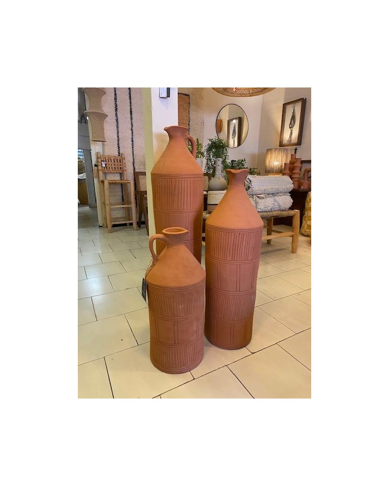 poterie en terre cuite Mizaan, poterie en forme de bouteille