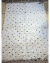 Tapis en laine beni ouarain, motif pois noirs | Marrakech deco