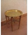 Table basse plateau cuivre, pieds bois. Artisanat – Marrakech deco