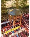 Table basse plateau cuivre, pieds bois. Artisanat – Marrakech deco