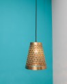 Lustre conique ciselé, ajouré en cuivre jaune. Moderne| Marrakech deco