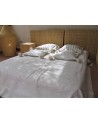 Couvre lit en laine vierge naturelle blanche pompon | Marrakech deco