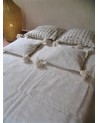 Housse de coussin en laine vierge blanche avec pompon | Marrakech deco