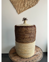 Paniere en jonc brodée au fil marron et blanc | Marrakech deco