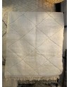 Tapis en laine beni ouarain, motifs triangles noirs sur écru | Marrakech deco